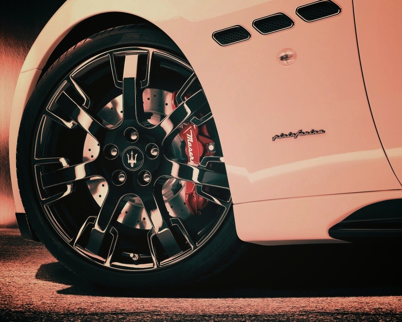 Колесу Maserati Granturismo обои