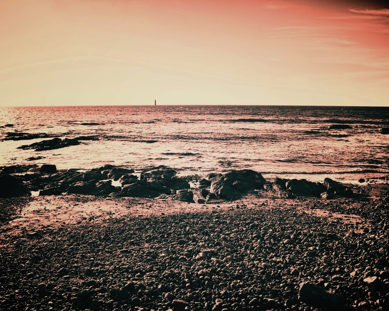 Чёрно-белое фото побережья обои