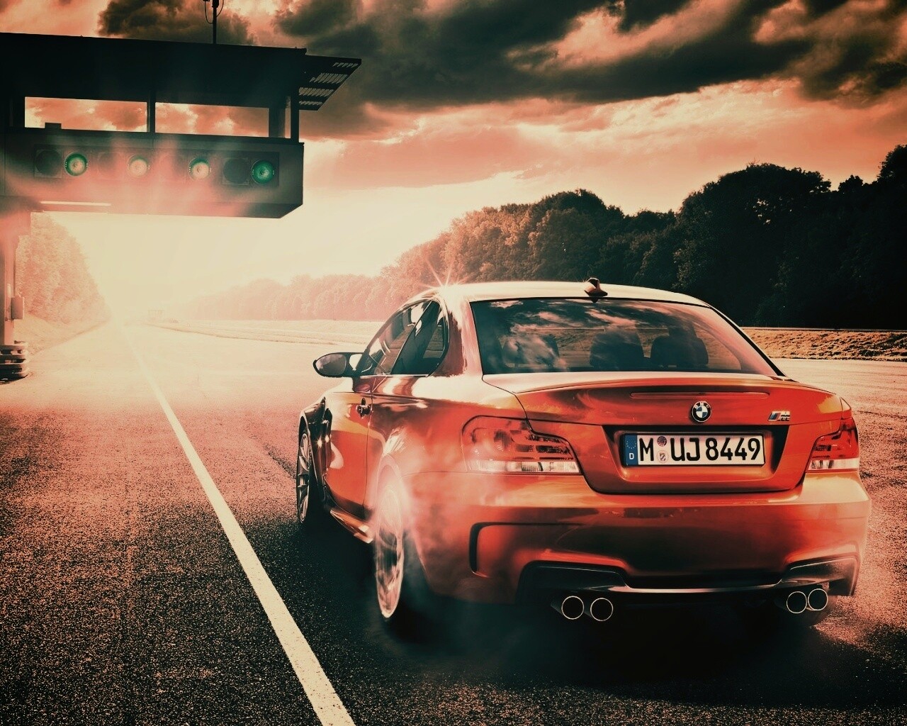 Оранжевый BMW серии M обои