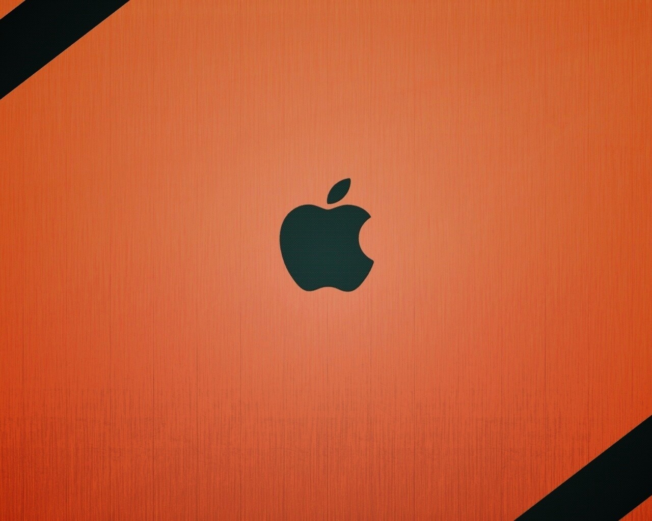 Apple на деревянном покрытие обои