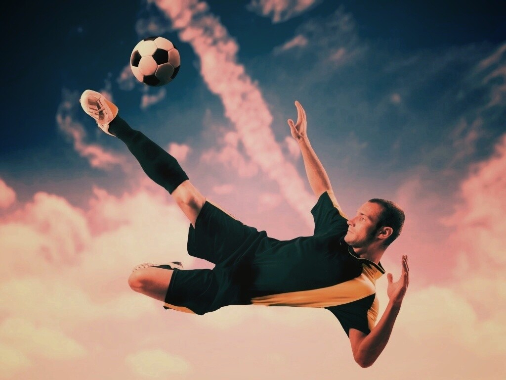 Удар по мячу обои
