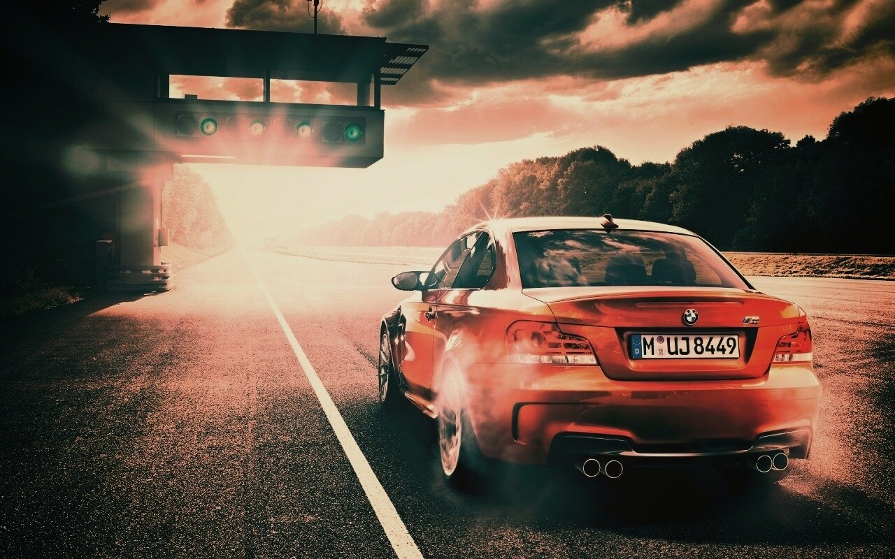Оранжевый BMW серии M обои