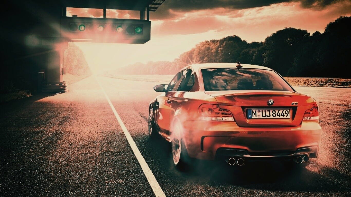 Оранжевый BMW серии M обои