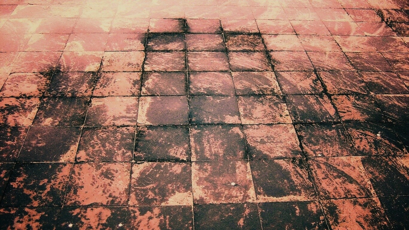 Дорога из серой плитки обои