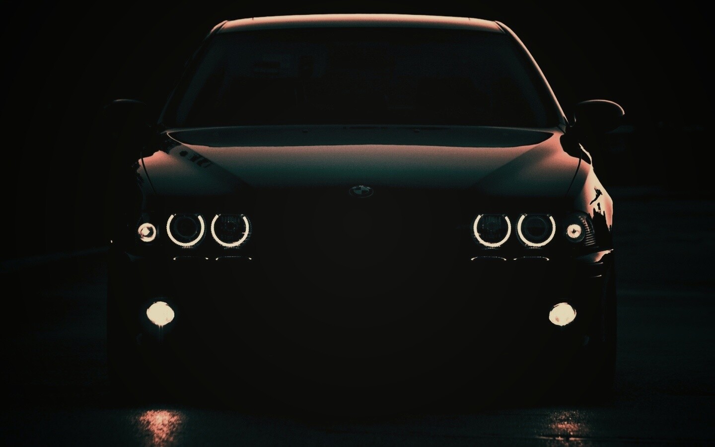 Чёрный BMW обои