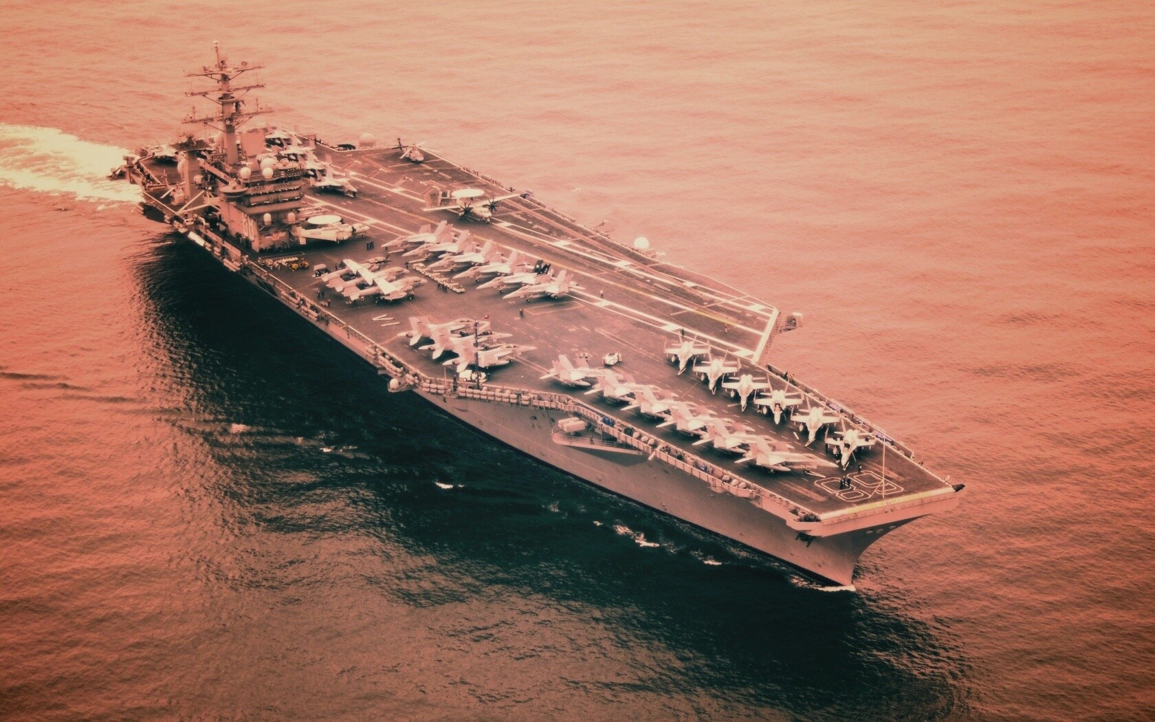 Авианосец в море обои