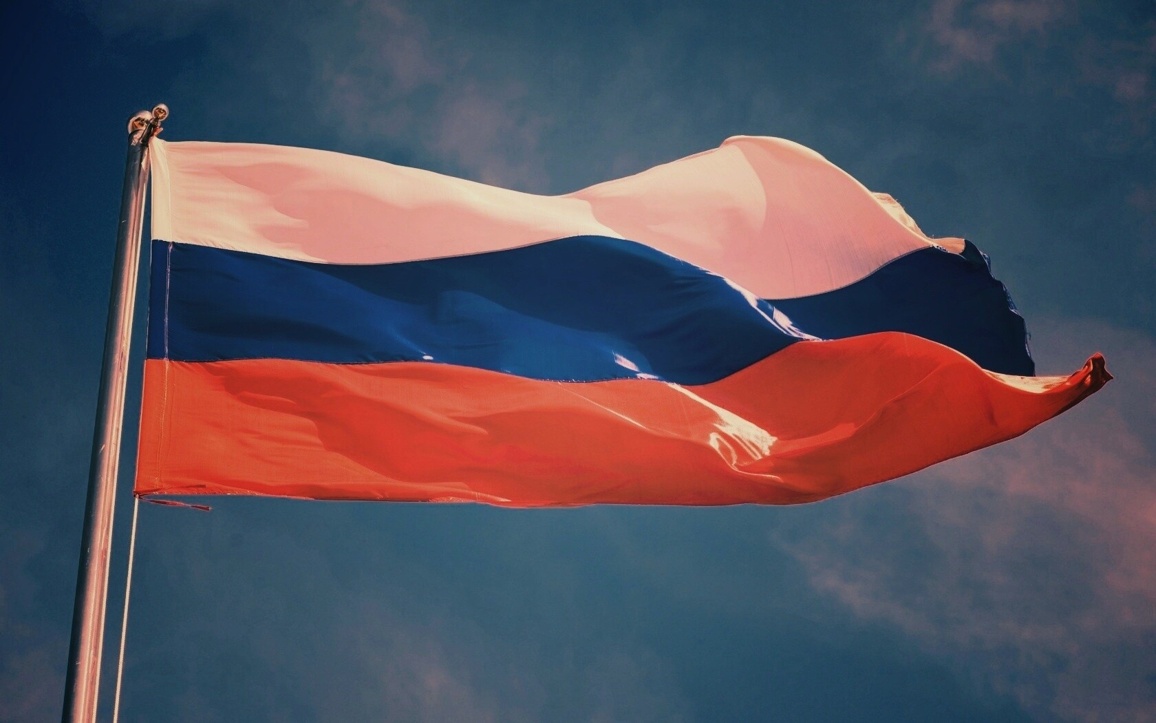 Флаг России на флагштоке обои