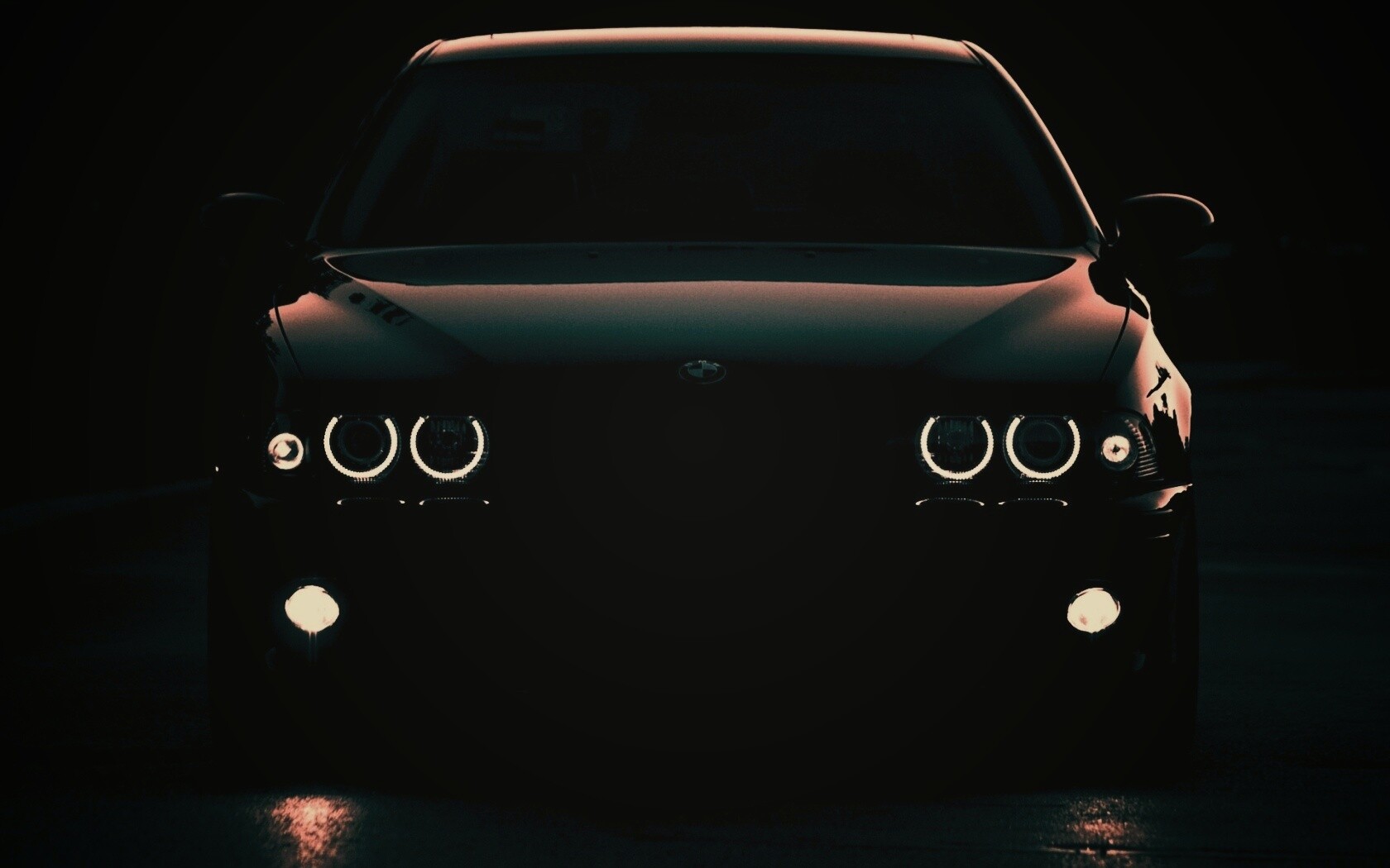 Чёрный BMW обои