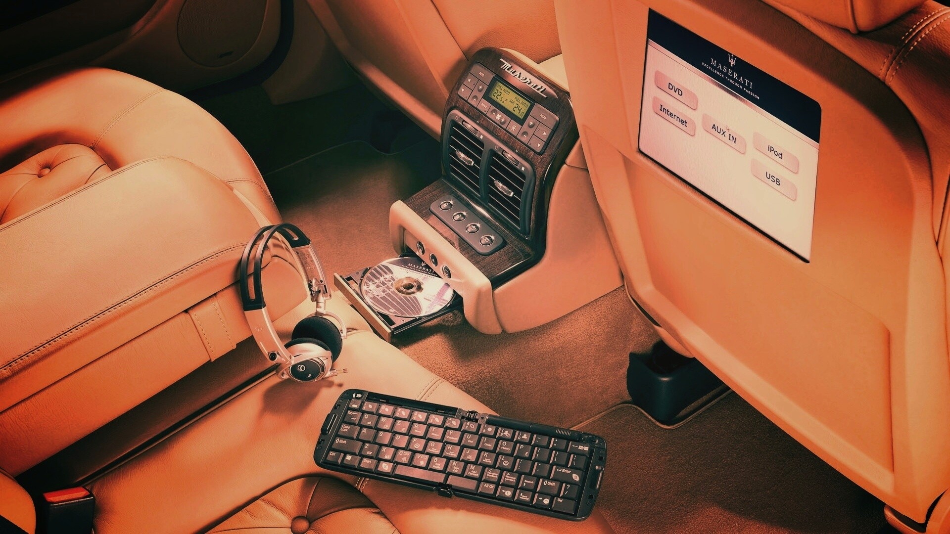 Салон Quattroporte обои