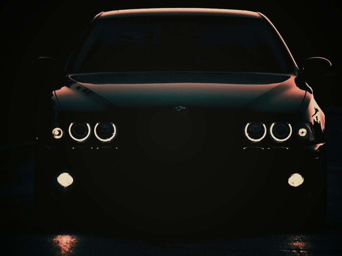 Чёрный BMW обои