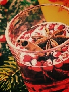 Глинтвейн с палочкой корицы обои