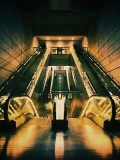Метро обои