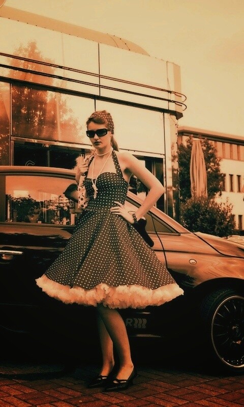 Fiat 500 и девушка обои