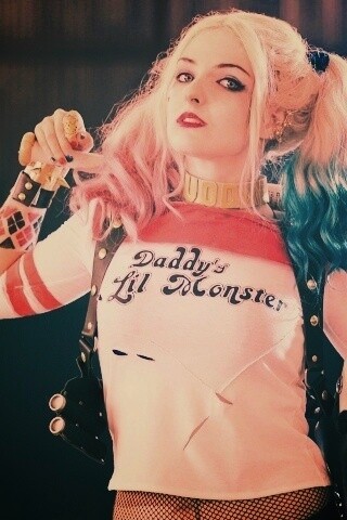 Daddy's lil monster обои