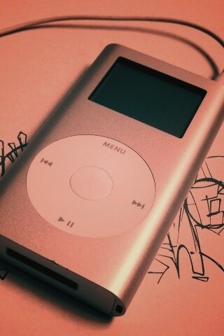 iPod на лиске с граффити обои