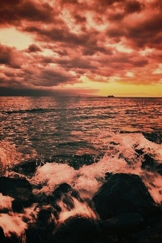 Неспокойно синее море.. обои