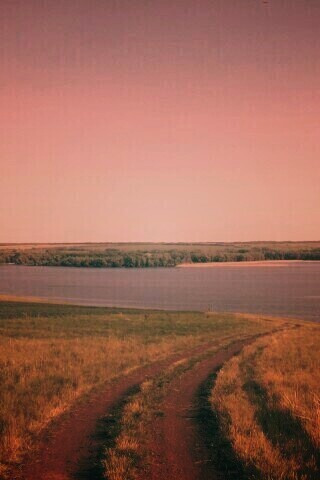 Дорога спускается к воде обои