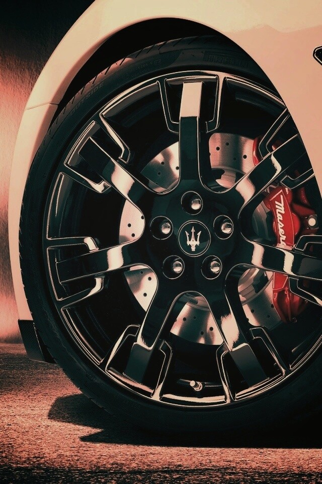 Колесу Maserati Granturismo обои