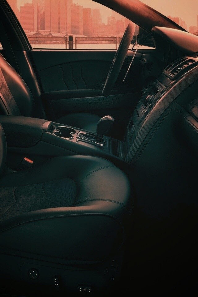 Салон мазерати quattroporte обои