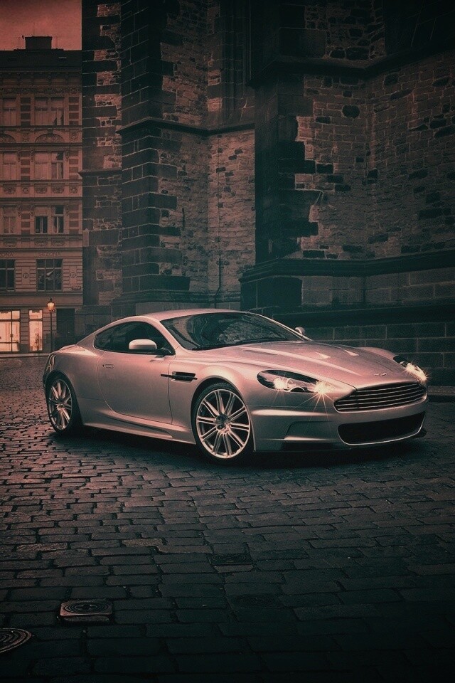 Серебристый Aston Martin обои
