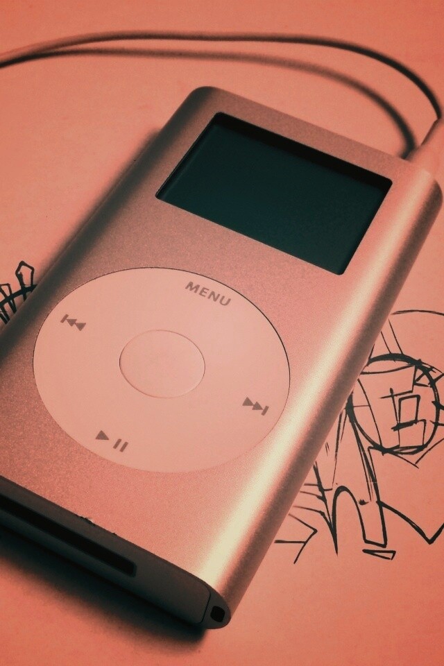 iPod на лиске с граффити обои