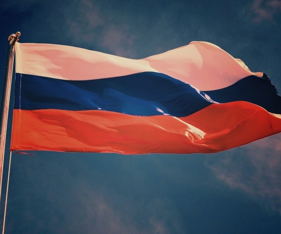 Флаг России на флагштоке обои