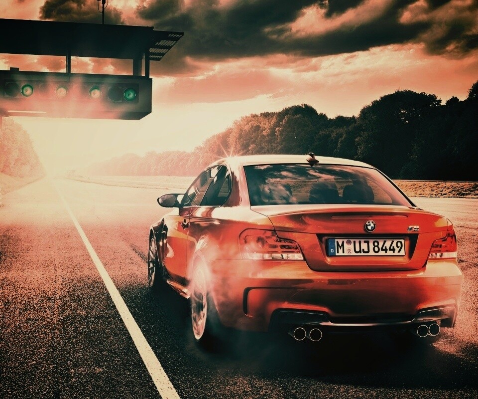Оранжевый BMW серии M обои