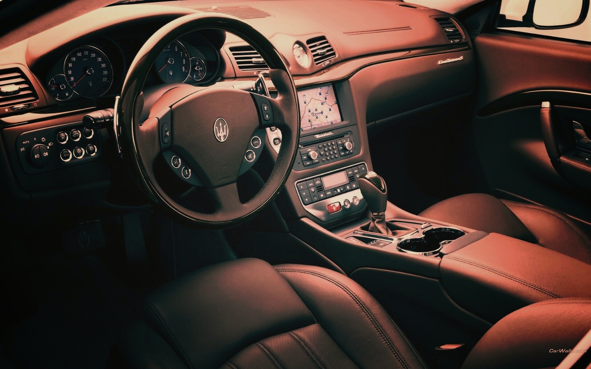 Салон Maserati Granturismo обои