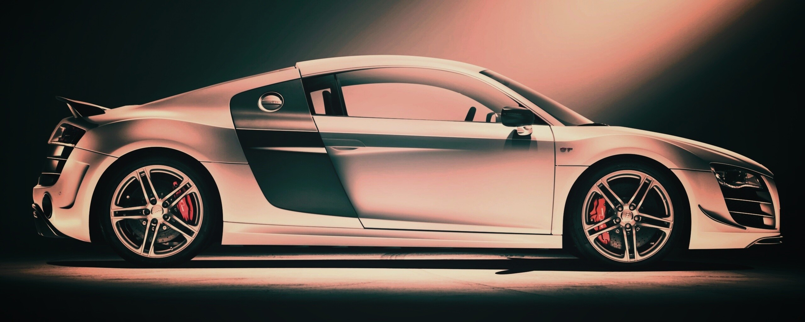 Audi R8 вид сбоку обои