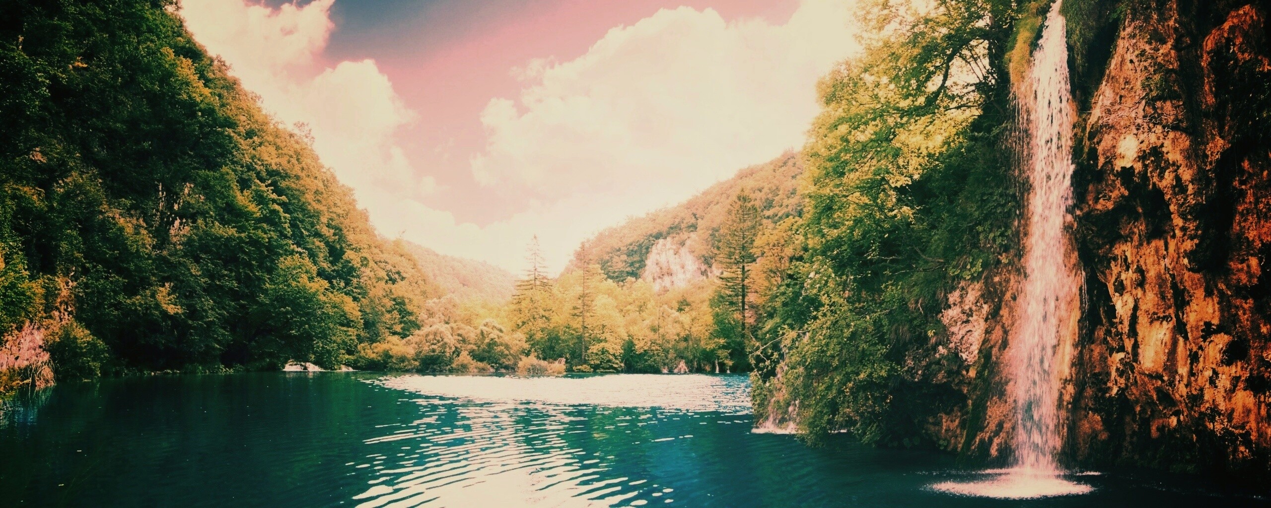 Водопад у реки обои