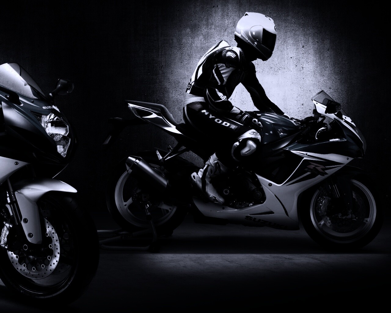 Suzuki и мотоциклист обои