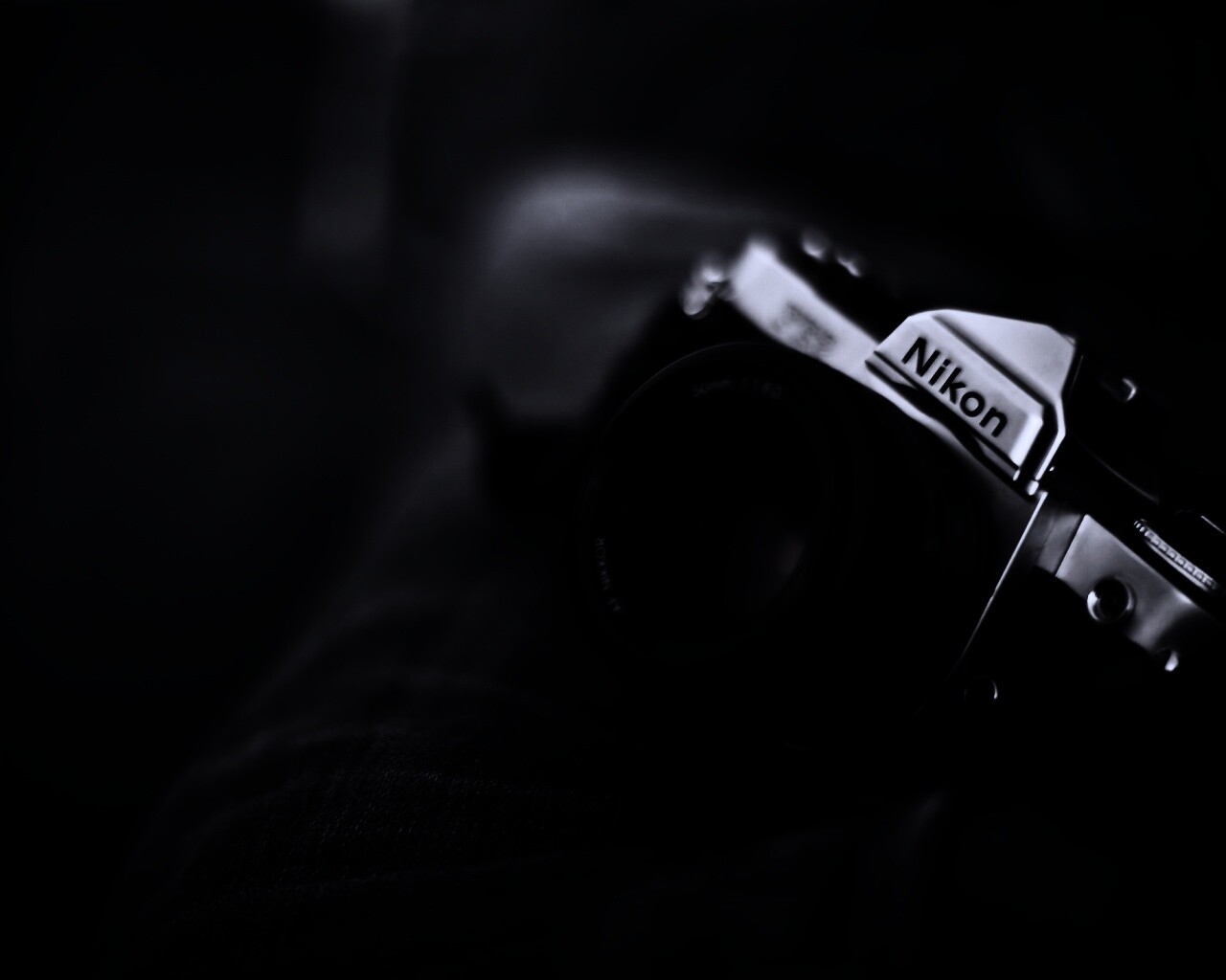 Плёночный фотоаппарат Nikon обои