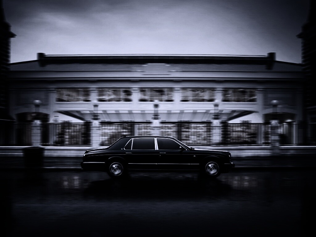 Бентли в городе обои