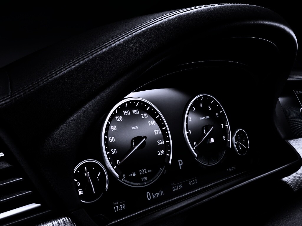Приборная панель BMW F10 обои