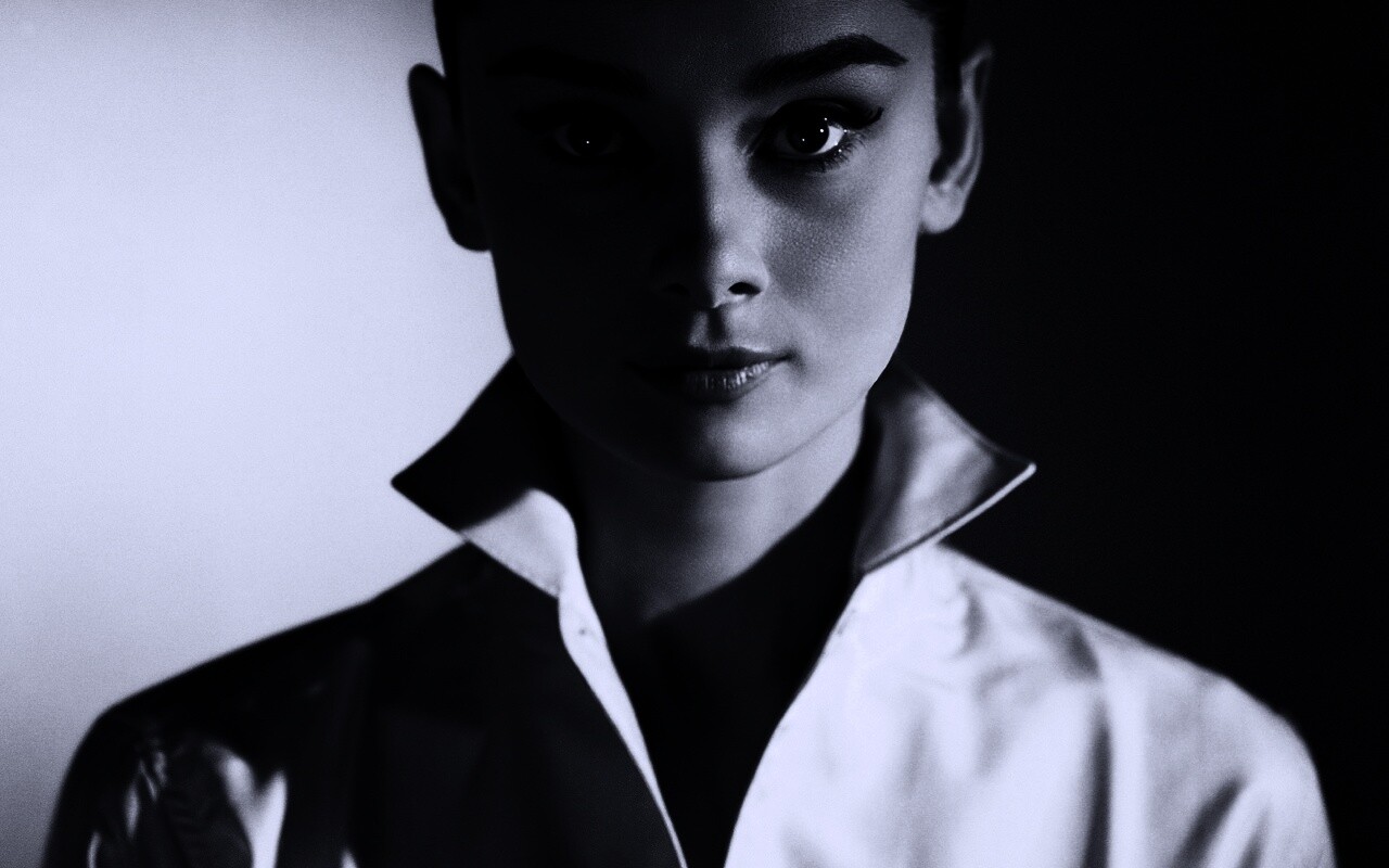Одри Хепберн в grayscale обои