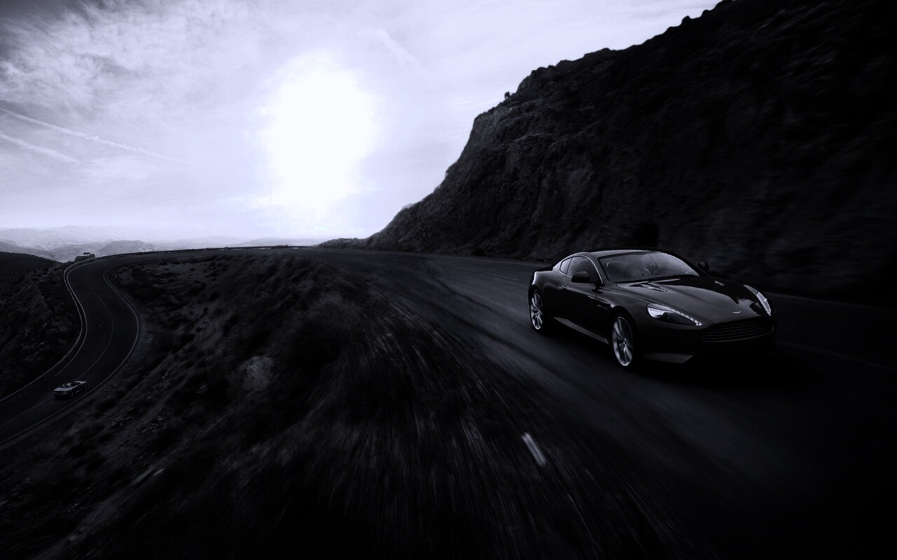 Aston Martin в горах обои
