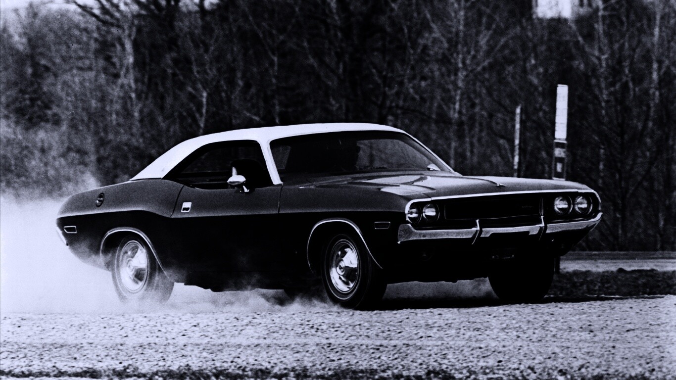 Черно-белое фото Dodge обои