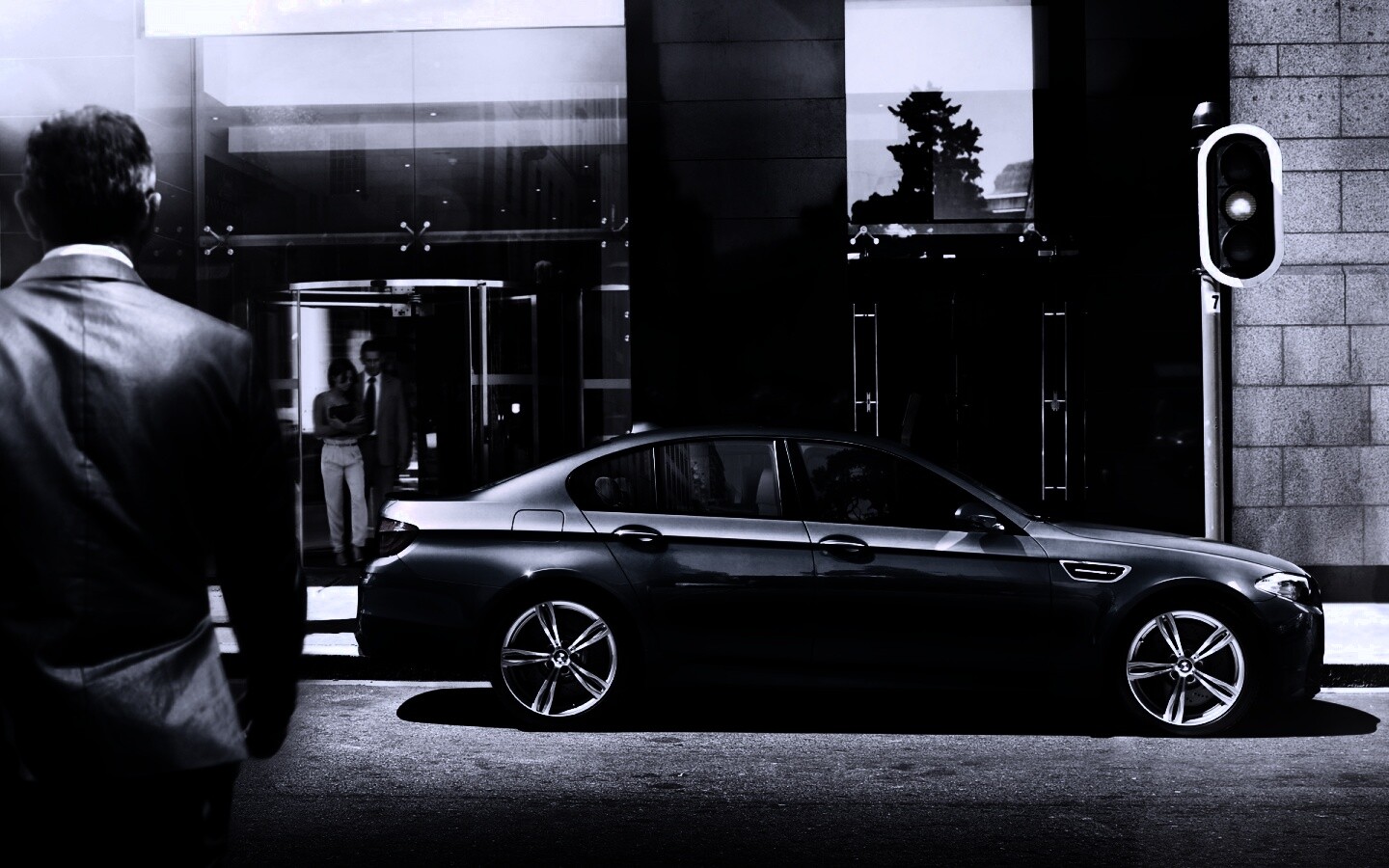 BMW F10 на светофоре обои