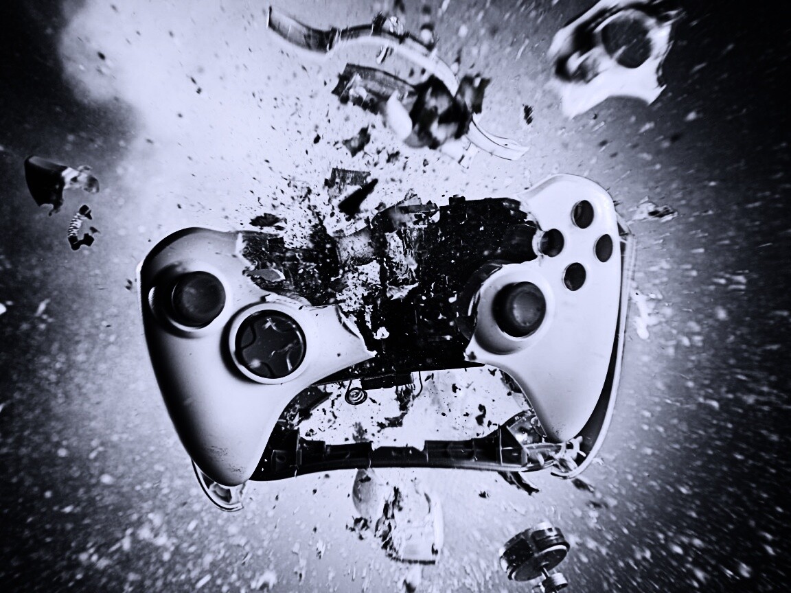 Взрывающийся белый контроллер xbox обои