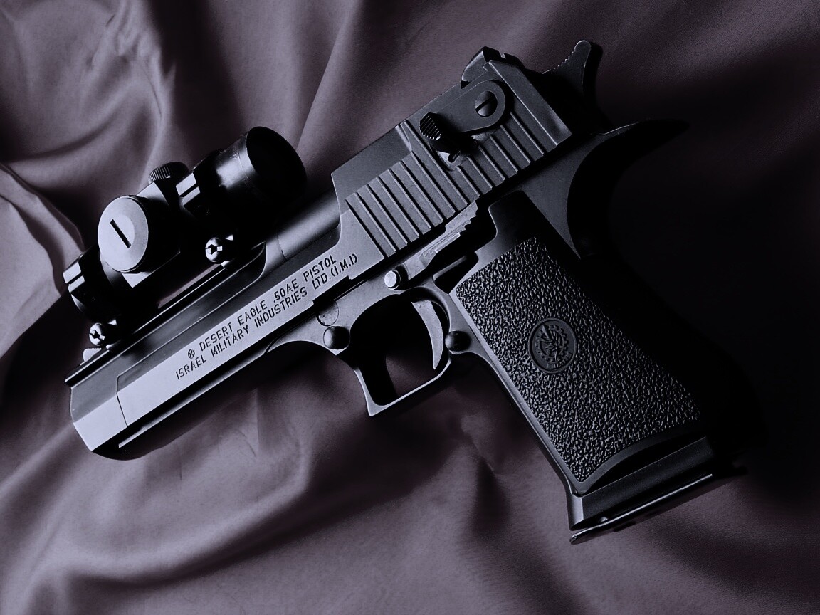 Пистолет Desert Eagle с прицелом обои