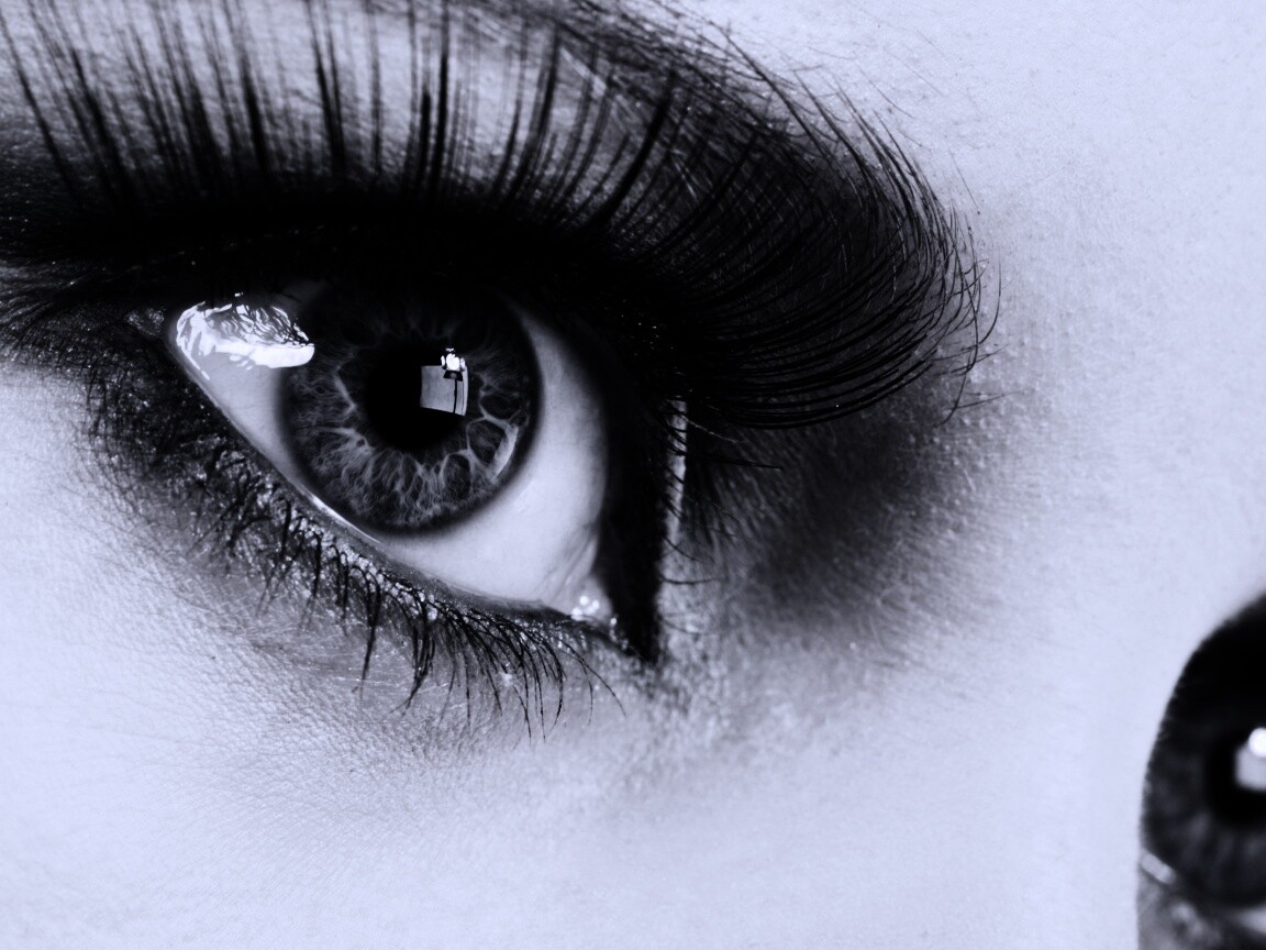 Глаза цвета стали обои