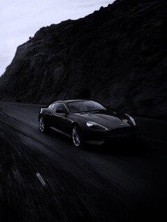 Aston Martin в горах обои