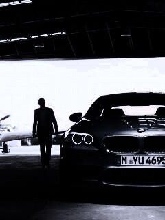 BMW F10 в ангаре обои