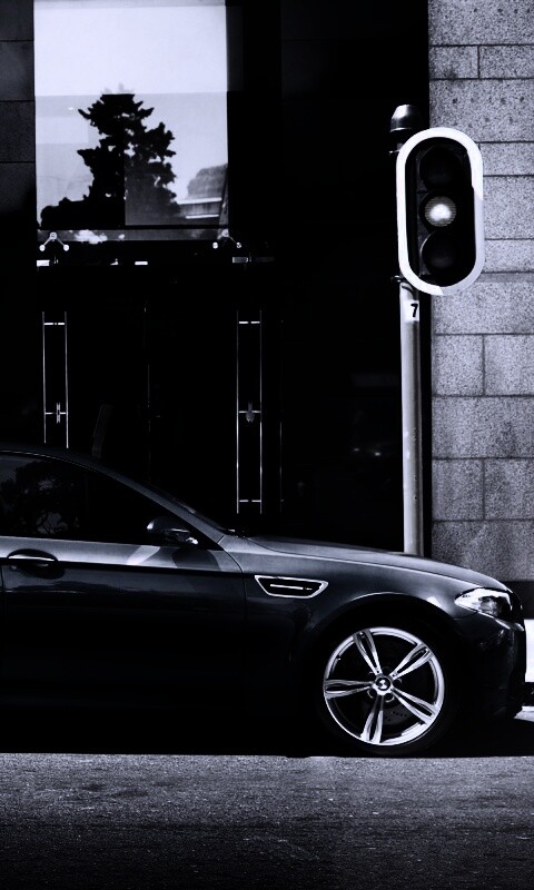 BMW F10 на светофоре обои