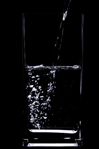 Вода в стакане обои