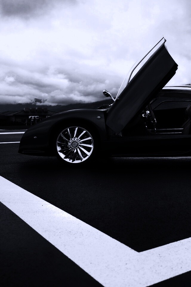 Spyker C12 на аэродроме обои