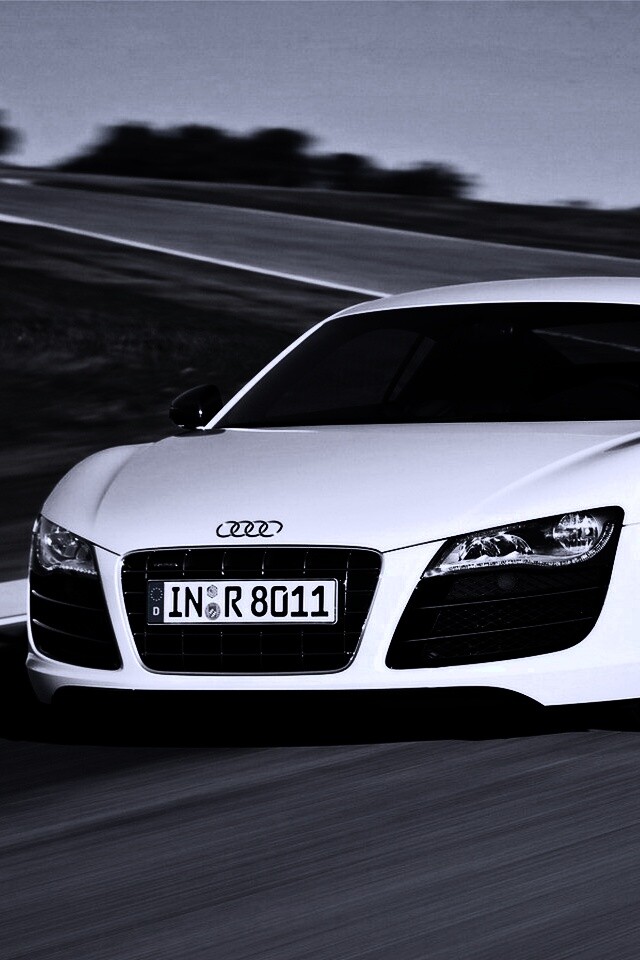 Белый Audi на повороте обои