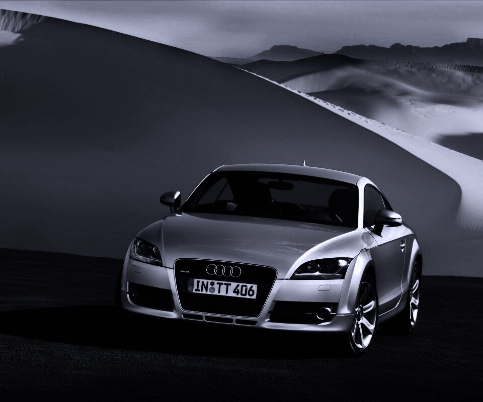Audi TT на фоне снега обои