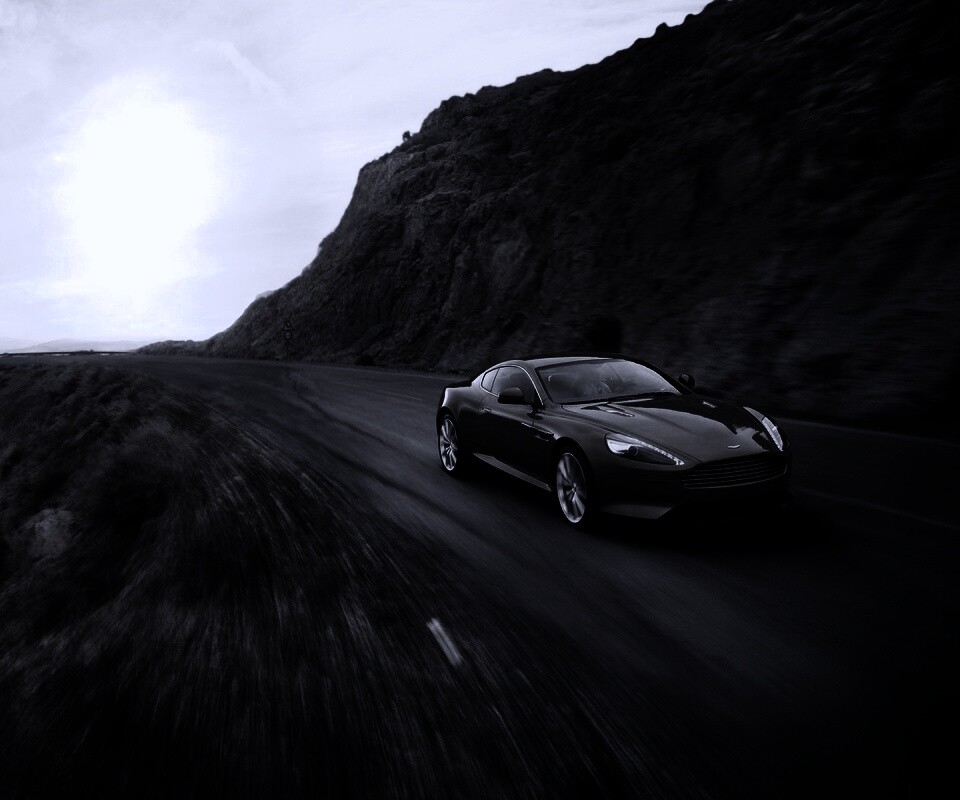 Aston Martin в горах обои