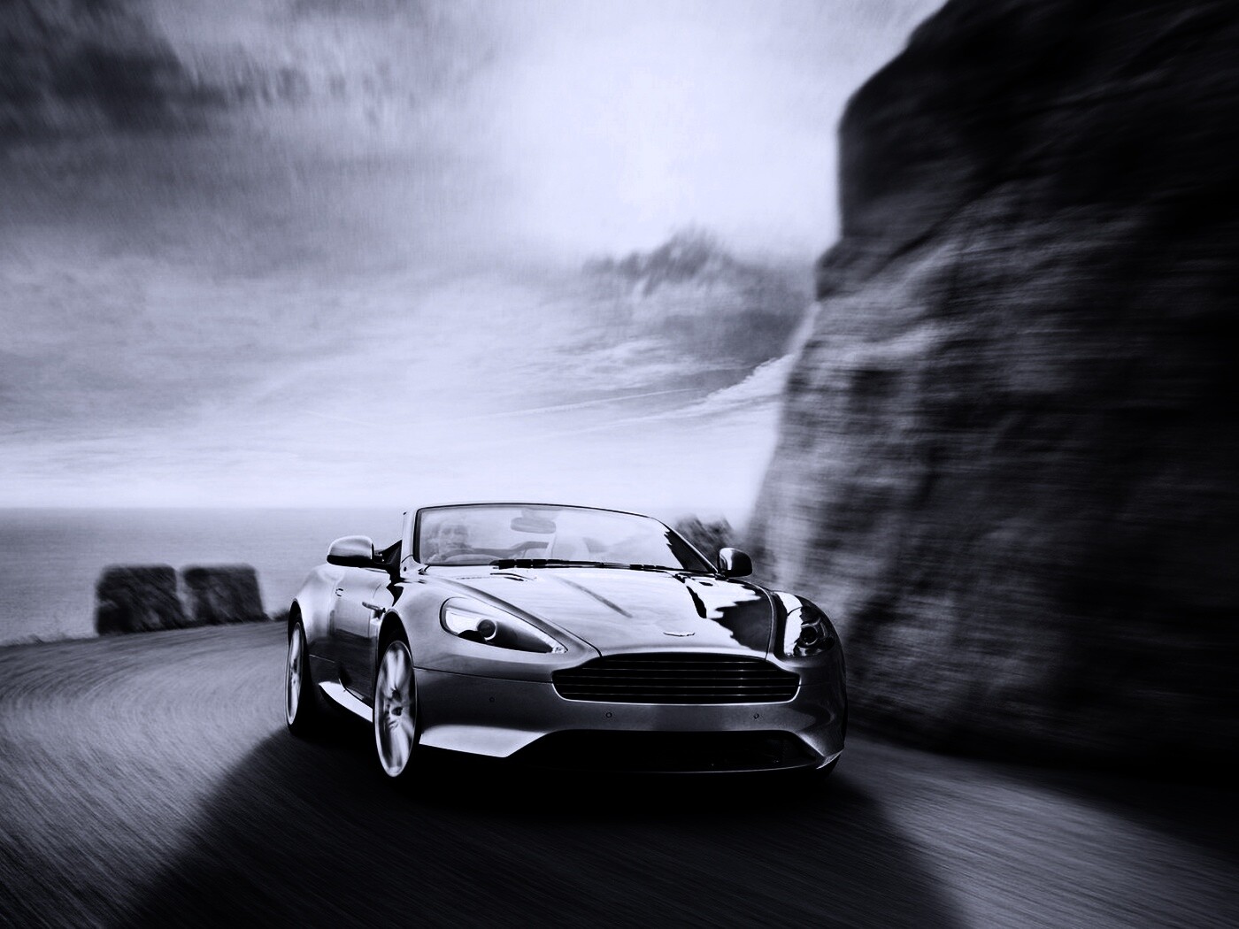Aston Martin на повороте обои